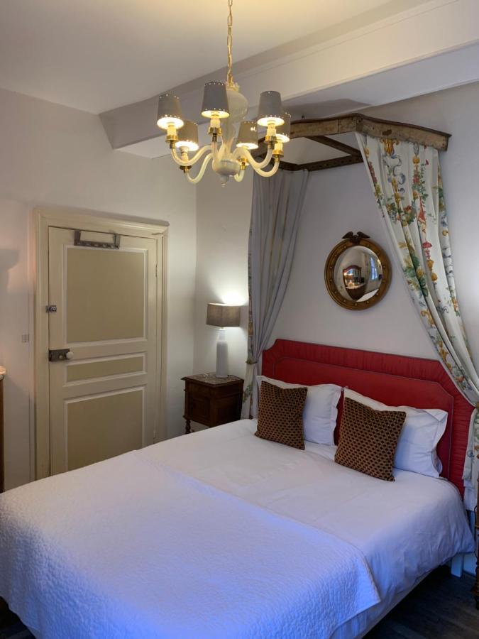 La Grenouille Noire Hotell Marcillat-en-Combraille Eksteriør bilde