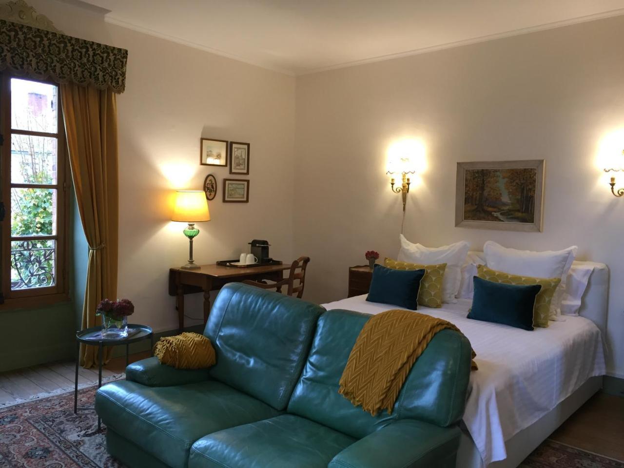 La Grenouille Noire Hotell Marcillat-en-Combraille Eksteriør bilde